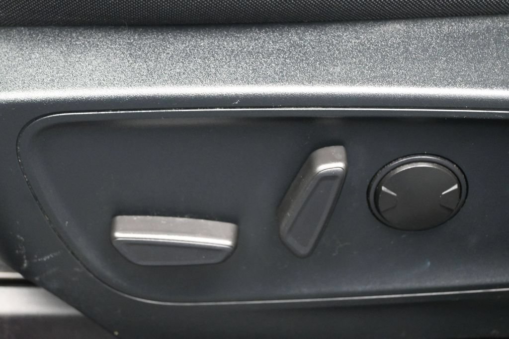 Certified 2020 Ford Escape SE FWD image 11