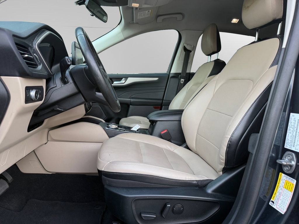 Certified 2022 Ford Escape SEL w/ Technology Package FWD image 9