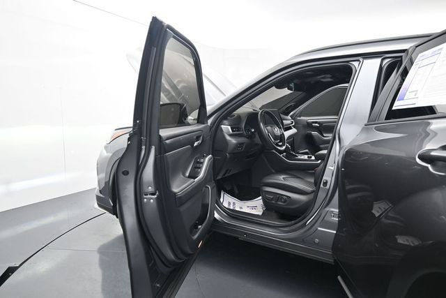 Used 2024 Toyota Highlander XSE AWD/4WD image 20