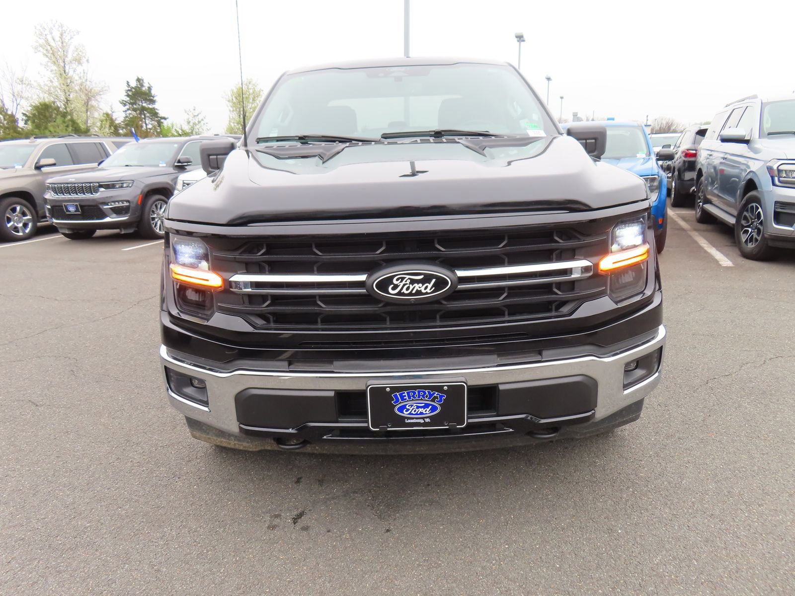 Certified 2024 Ford F150 XLT w/ Mobile Office Package image 7