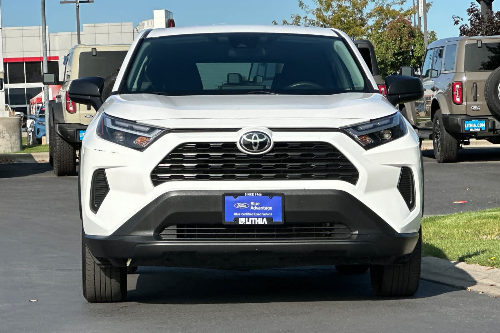 Used 2025 Toyota RAV4 LE AWD/4WD image 10