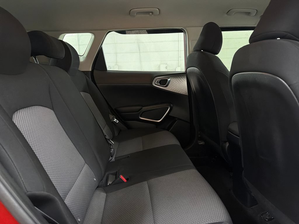 Used 2023 Kia Soul LX FWD image 29