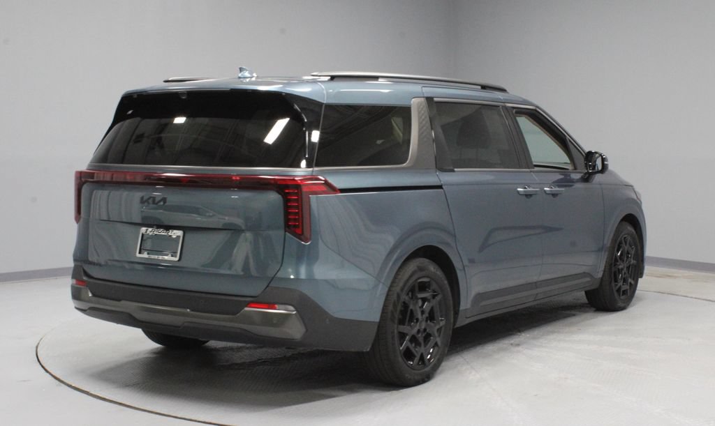 Used 2025 Kia Carnival SX Prestige FWD image 12