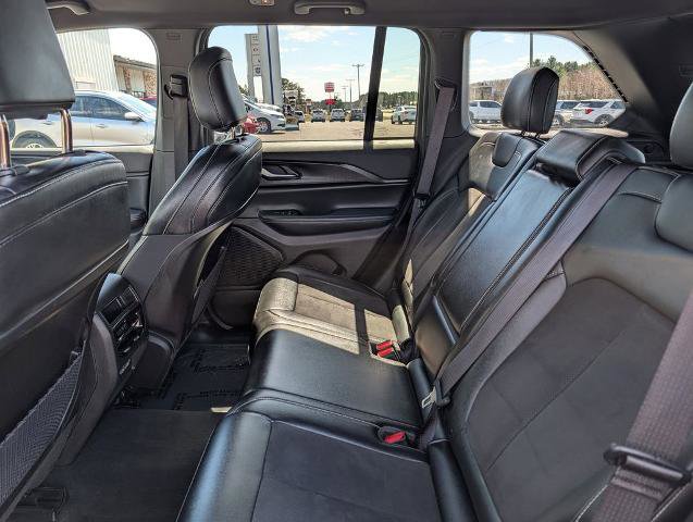 Used 2023 Jeep Grand Cherokee Altitude AWD/4WD image 11