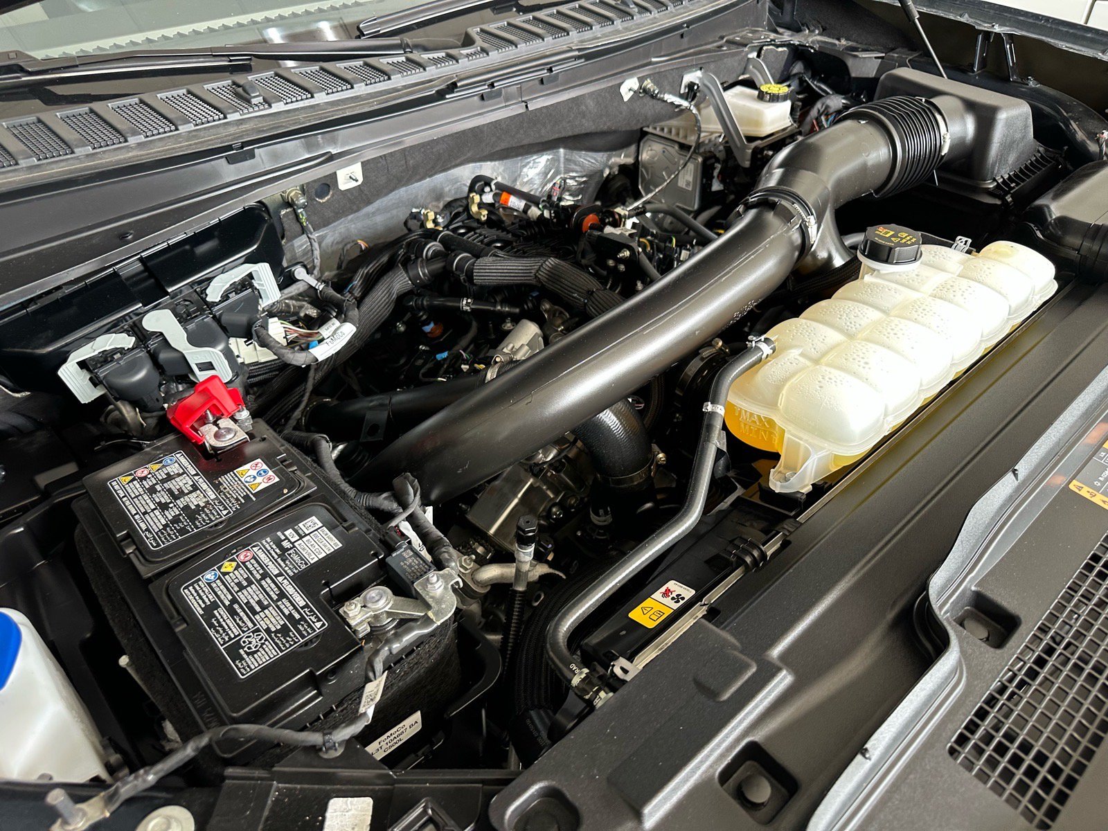 Certified 2025 Ford Expedition Active AWD/4WD image 13