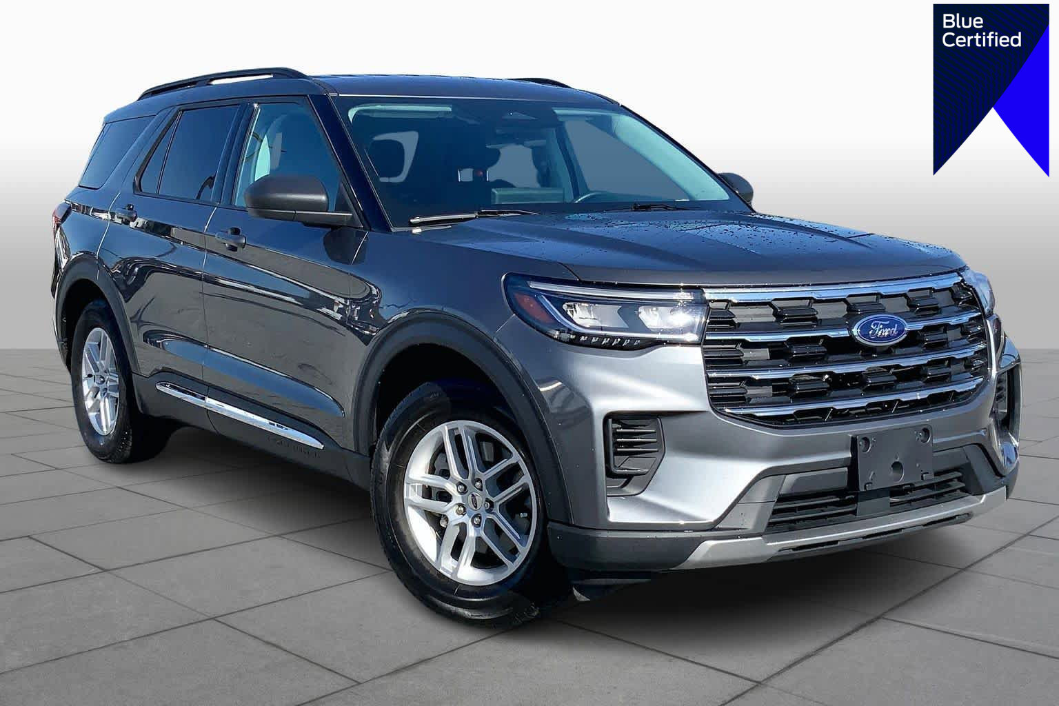 Certified 2025 Ford Explorer Active image 1