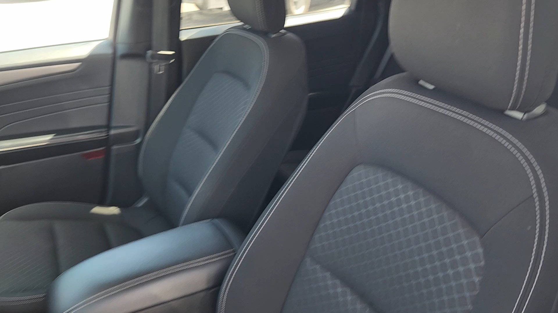 Certified 2025 Ford Escape Active AWD/4WD image 19