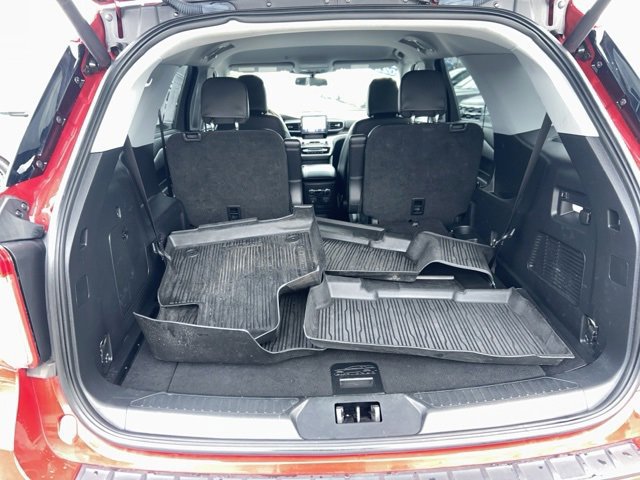 Certified 2022 Ford Explorer XLT w/ Equipment Group 202A image 13