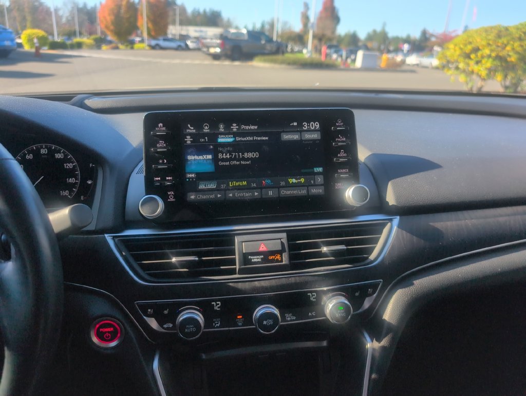 Used 2022 Honda Accord Touring image 25