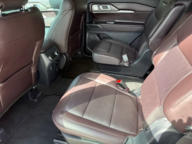 Certified 2025 Ford Explorer Platinum RWD image 19