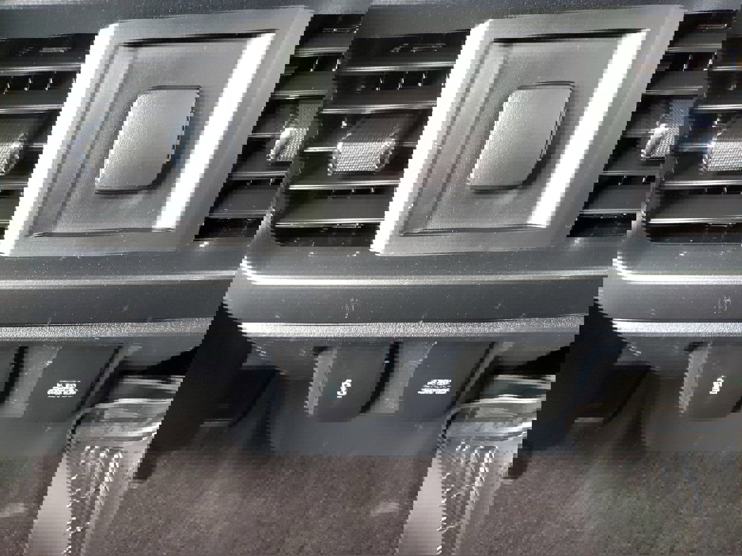 Certified 2022 Ford F150 XLT w/ Equipment Group 302A High image 18