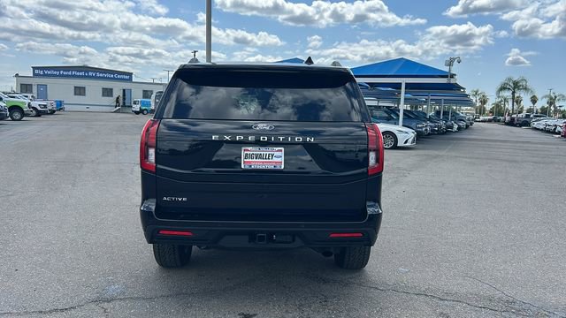 Certified 2025 Ford Expedition Active AWD/4WD image 4