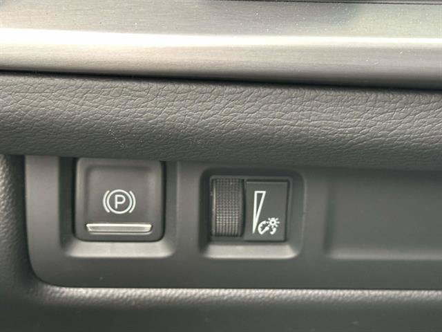 Used 2024 Cadillac XT4 Premium Luxury AWD/4WD image 29