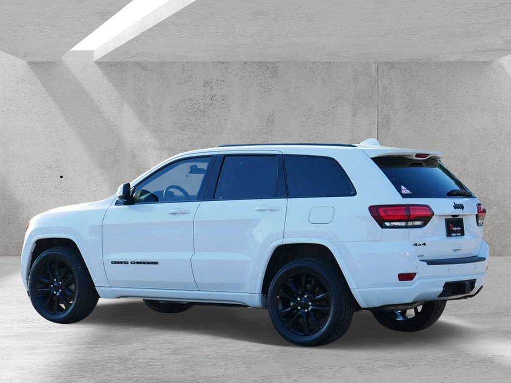 Used 2021 Jeep Grand Cherokee Laredo X AWD/4WD image 4