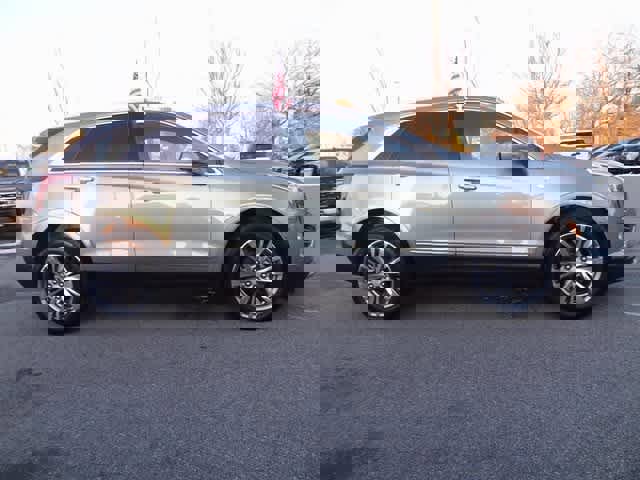 Used 2023 Cadillac XT5 Premium Luxury image 4