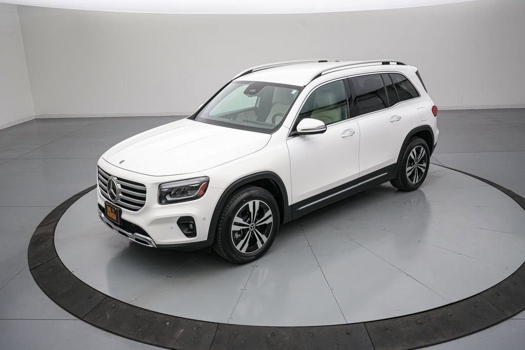 Used 2025 Mercedes-Benz GLB 250 4MATIC image 8