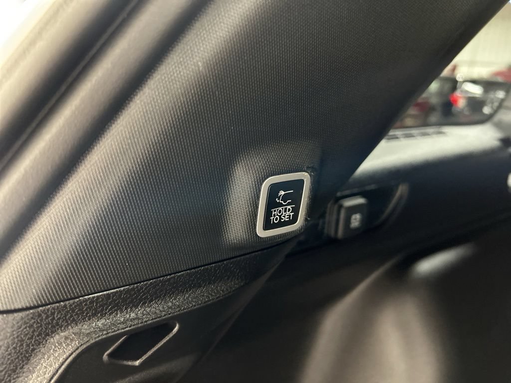 Used 2023 Jeep Grand Cherokee Altitude AWD/4WD image 29