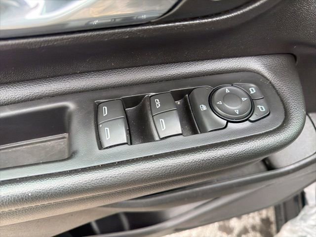 Used 2024 GMC Terrain SLE image 20