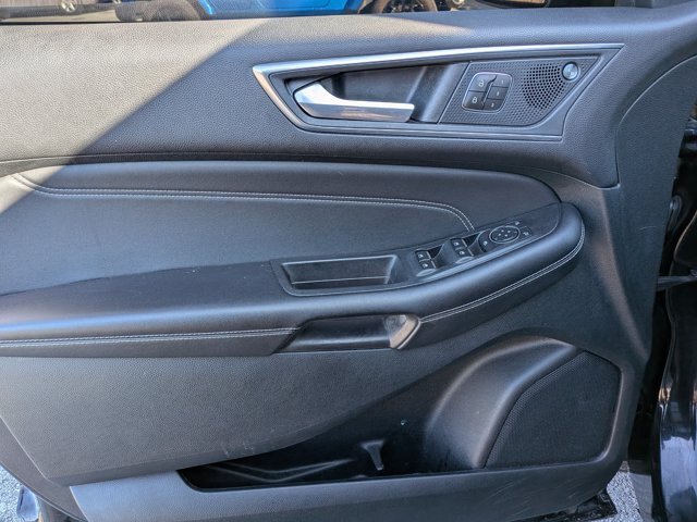 Certified 2022 Ford Edge Titanium AWD/4WD image 11