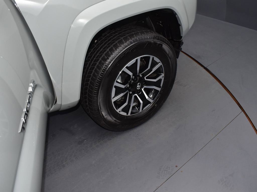 Used 2023 Toyota Tacoma TRD Sport w/ Technology Package image 18
