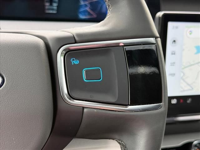 Certified 2025 Ford Expedition Active AWD/4WD image 24