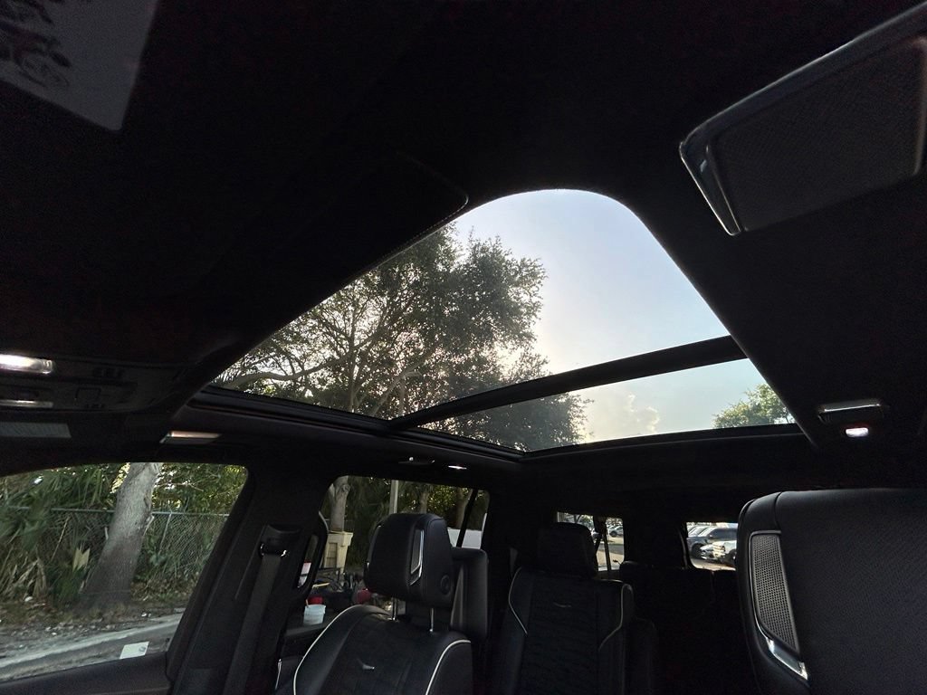 Used 2021 Cadillac Escalade ESV Sport Platinum RWD image 11