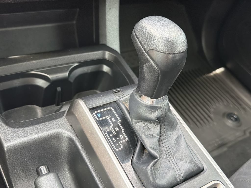 Used 2022 Toyota Tacoma SR5 RWD image 17