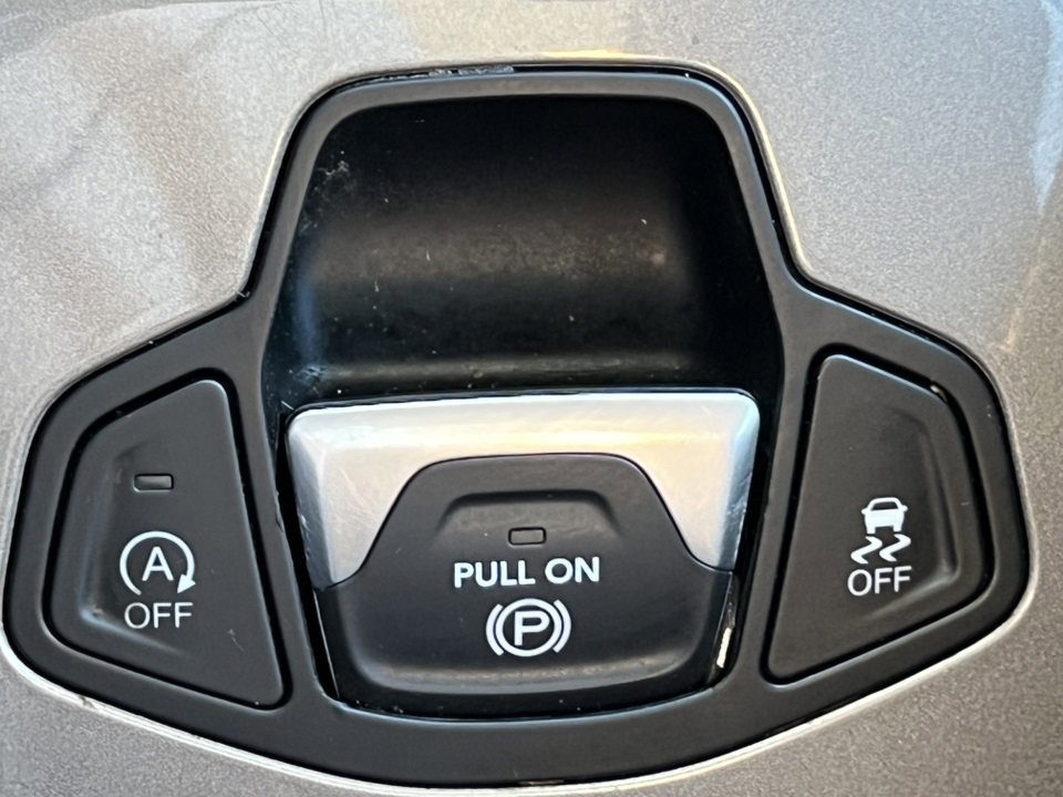 Used 2022 Jeep Renegade Limited w/ Sun, Sound & Wheels Group image 30