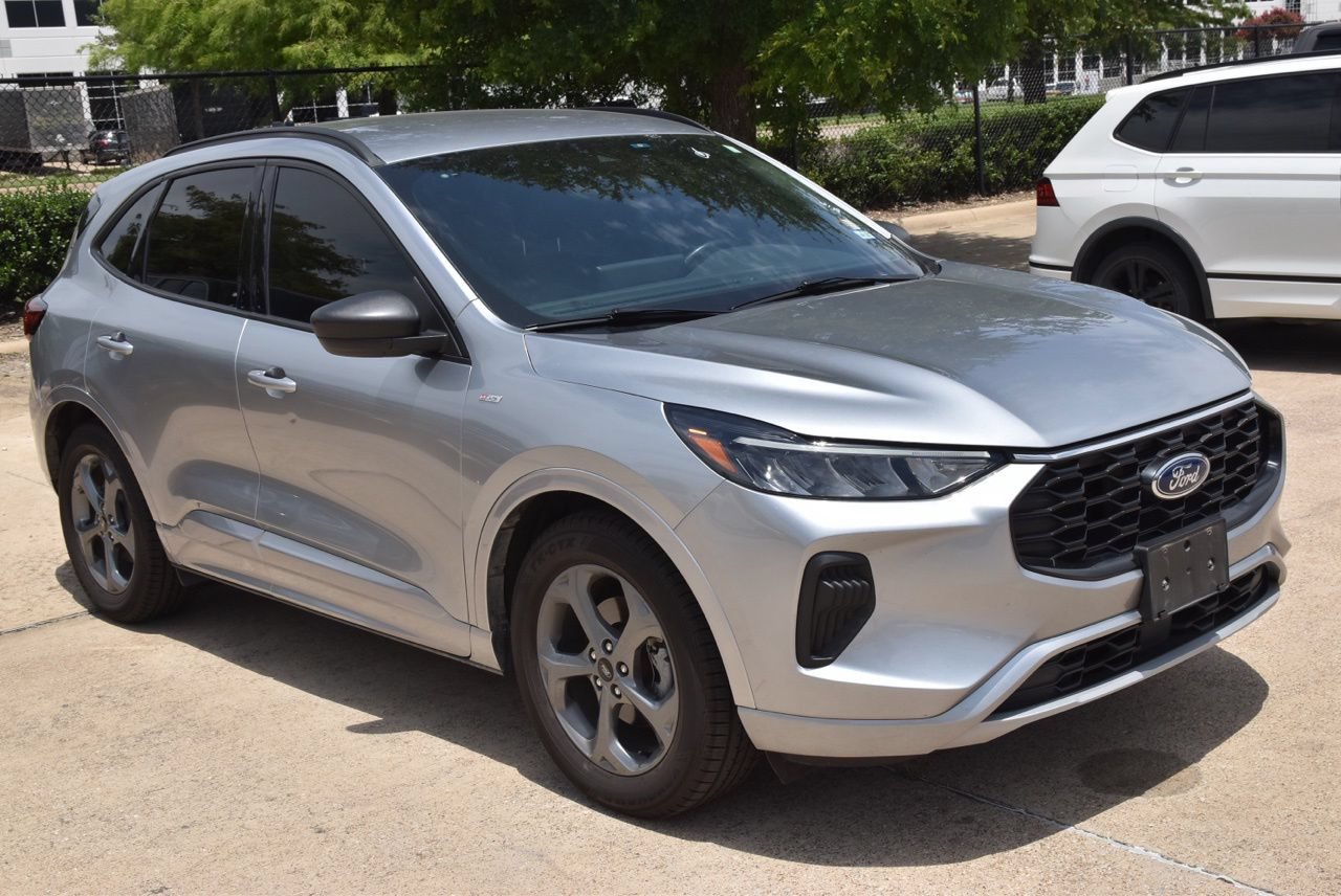 Certified 2023 Ford Escape ST-Line w/ Tech Pack #1 FWD image 4