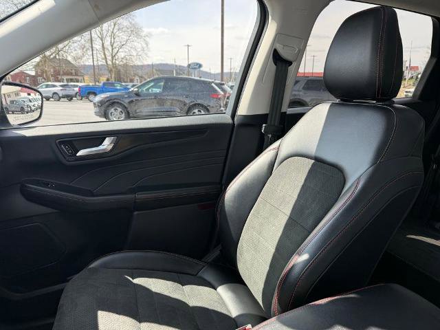 Certified 2022 Ford Escape SEL w/ SEL Stealth AWD Package image 26