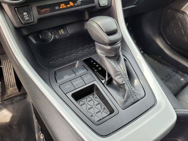 Used 2025 Toyota RAV4 XLE FWD image 25