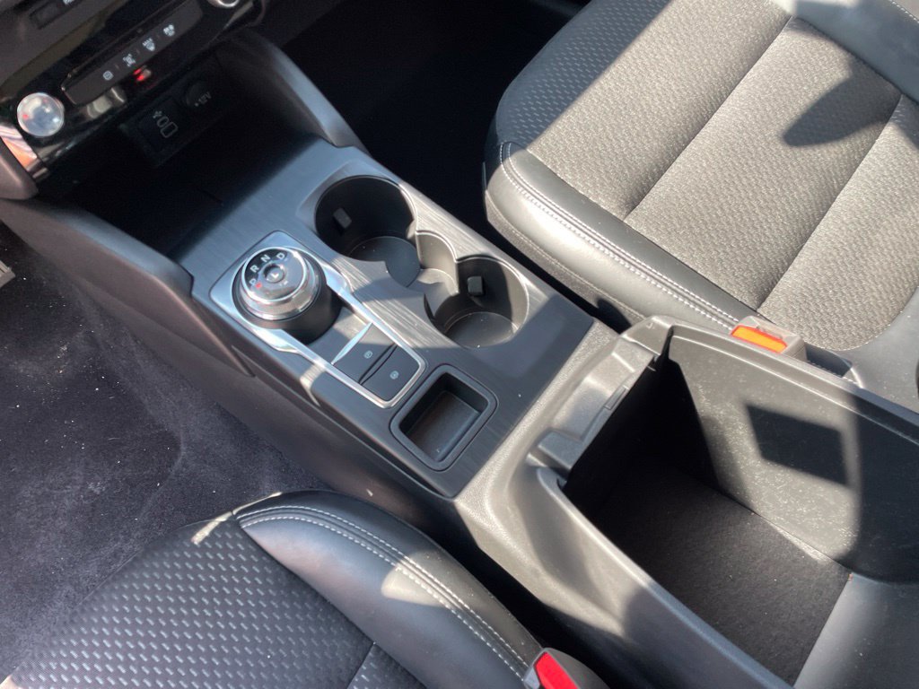 Certified 2025 Ford Escape SE FWD image 9