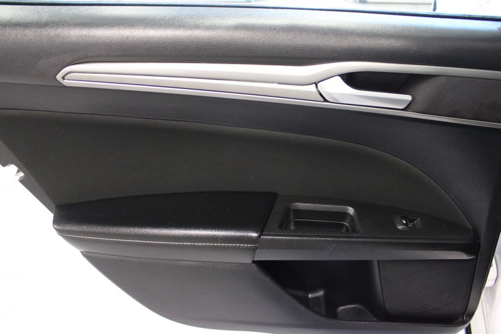 Certified 2020 Ford Fusion SE FWD image 20