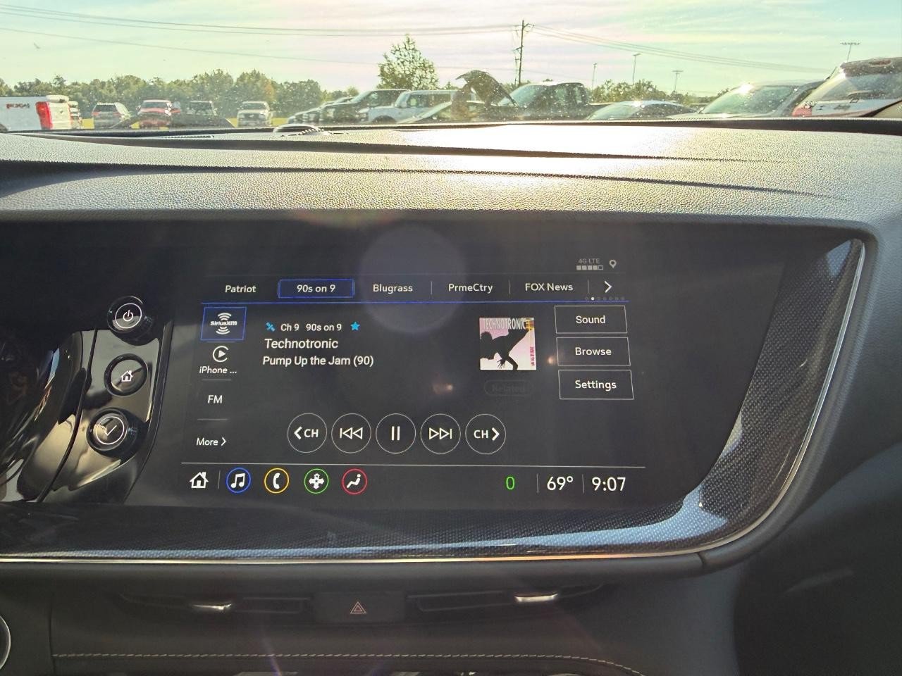 Used 2023 Buick Envision Essence FWD image 15