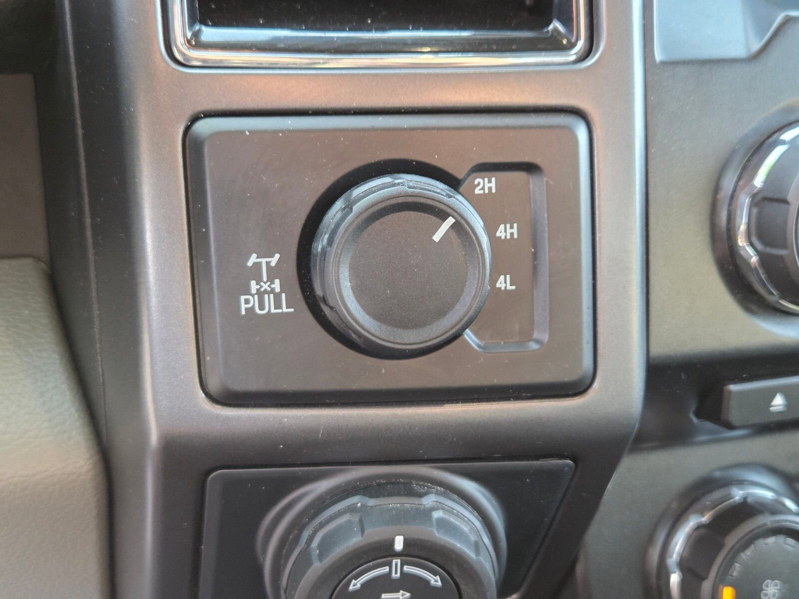 Certified 2018 Ford F150 XLT w/ Equipment Group 302A Luxury image 23