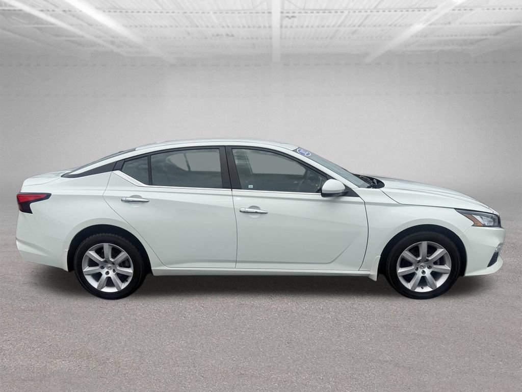 Used 2022 Nissan Altima 2.5 AWD/4WD image 3