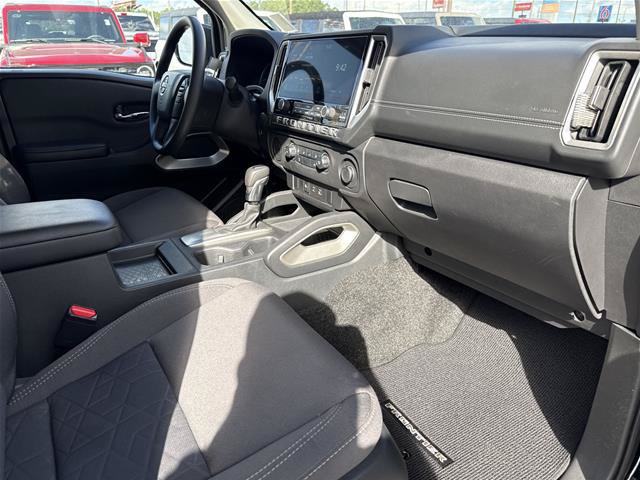 Used 2025 Nissan Frontier SV RWD image 19