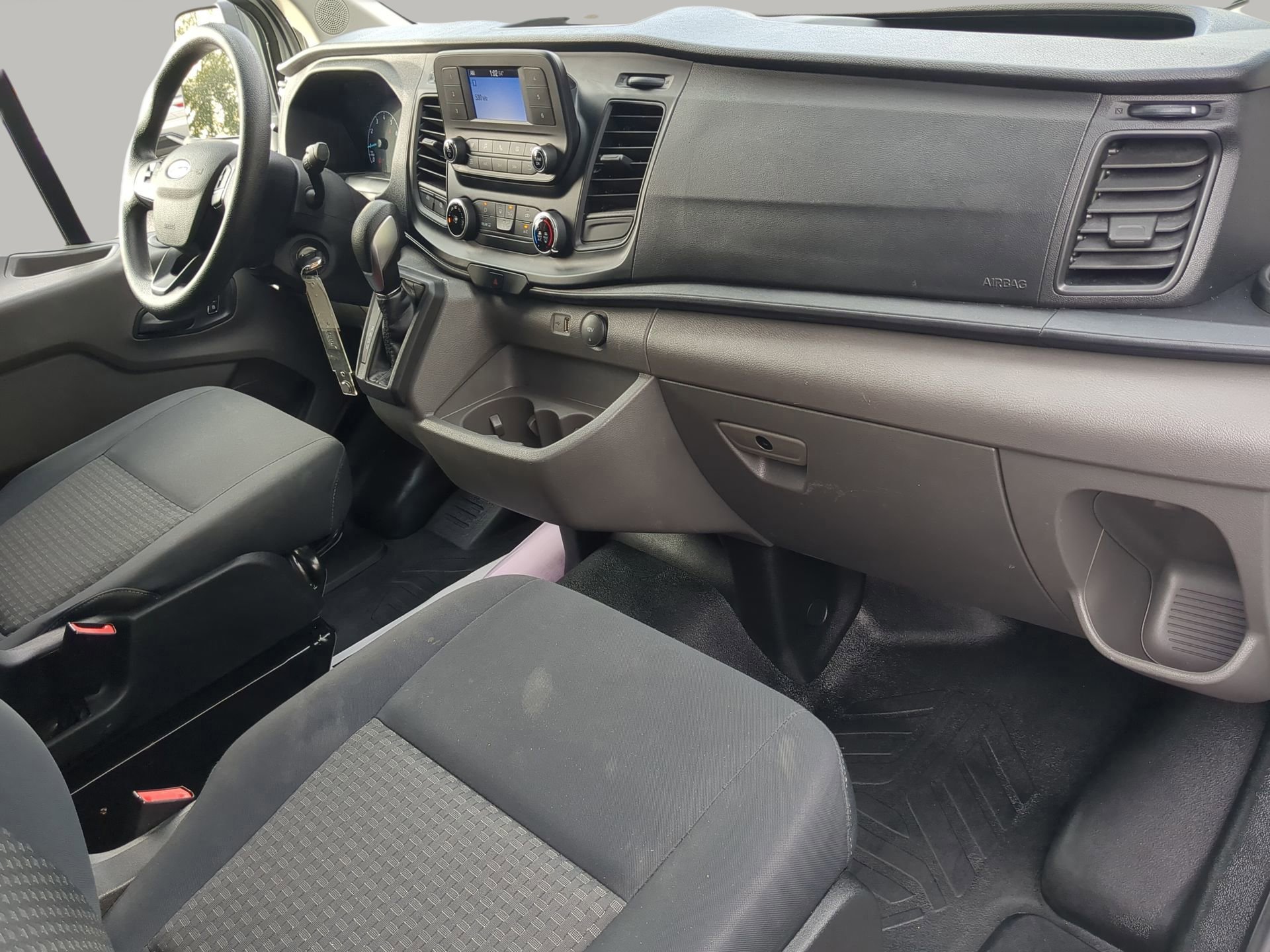 Certified 2024 Ford Transit 250 w/ Exterior Upgrade Package image 40