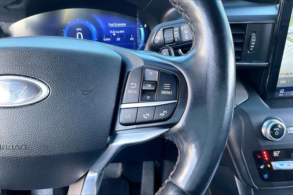 Certified 2020 Ford Explorer Platinum w/ Premium Technology Package image 17