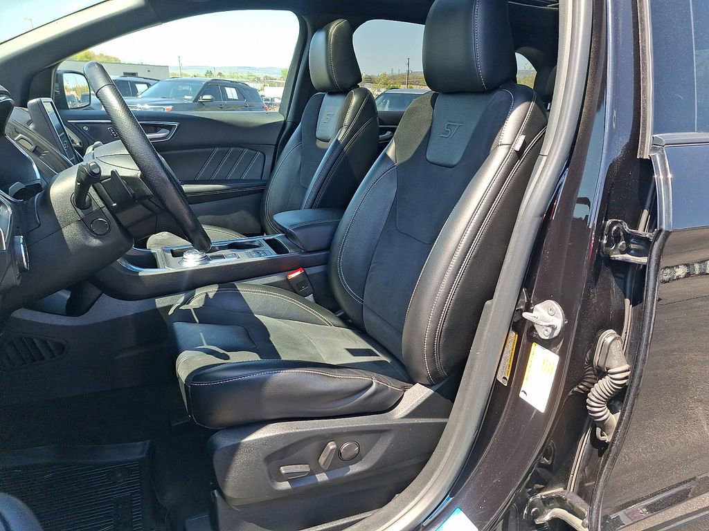 Certified 2021 Ford Edge ST w/ Equipment Group 401A AWD/4WD image 13