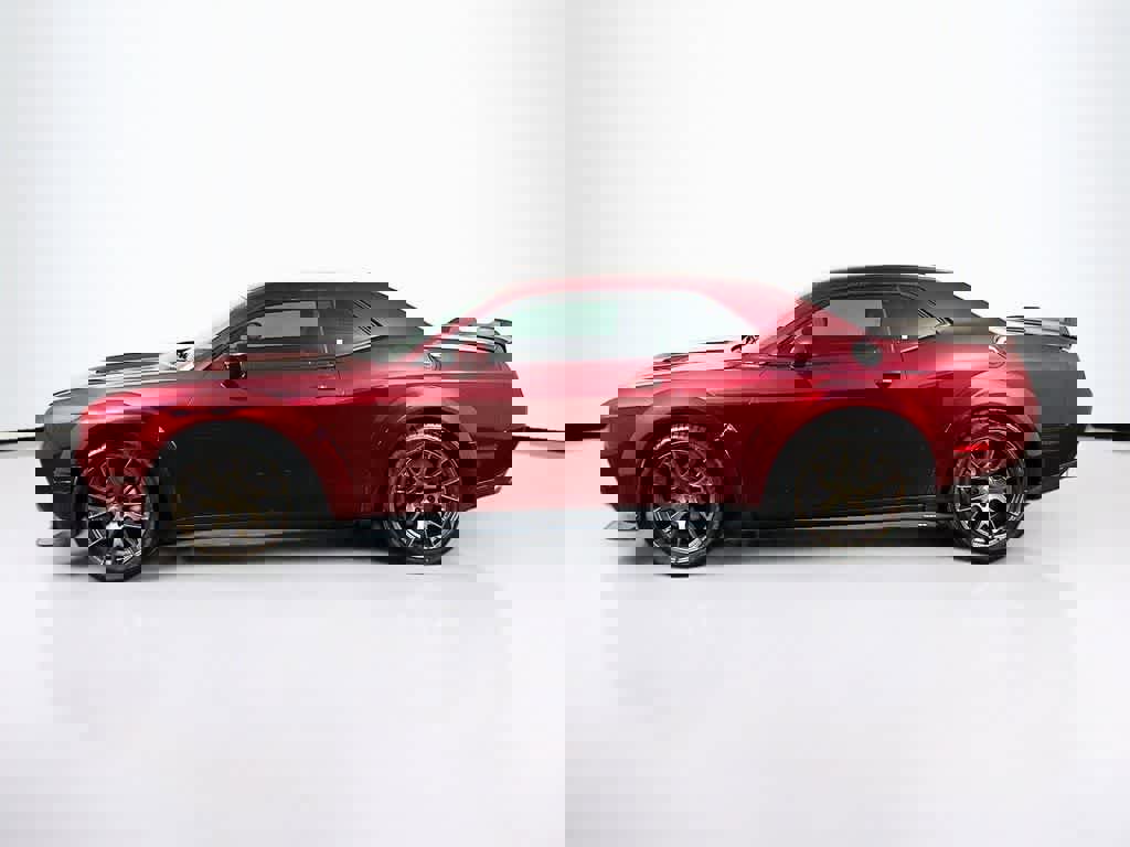 Used 2021 Dodge Challenger SXT image 2