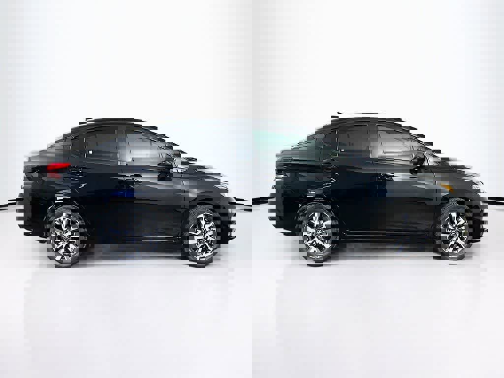 Used 2023 Nissan Versa SV image 6