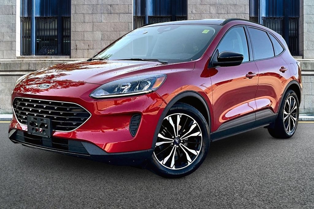 Certified 2022 Ford Escape SE w/ SE Sport Appearance Package FWD image 2