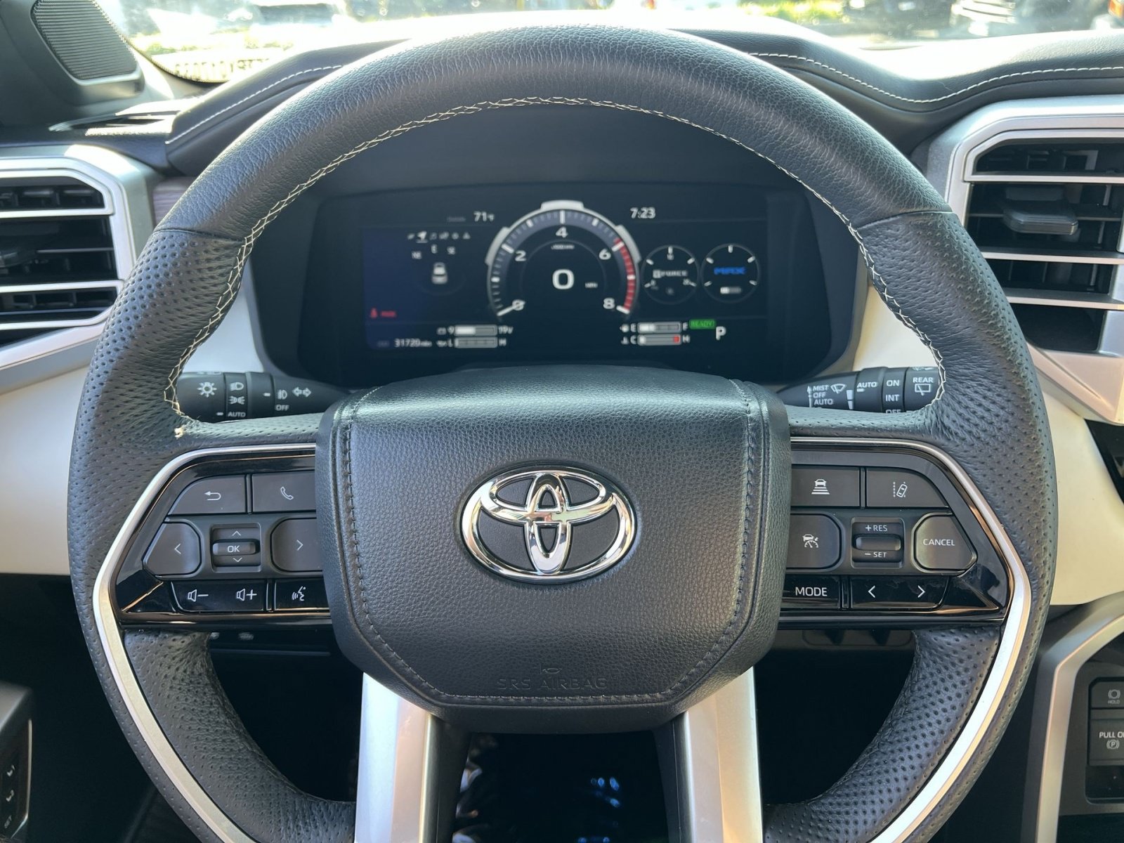 Used 2023 Toyota Sequoia Capstone AWD/4WD image 16