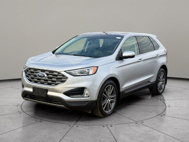 Certified 2019 Ford Edge Titanium w/ Cold Weather Package AWD/4WD image 3