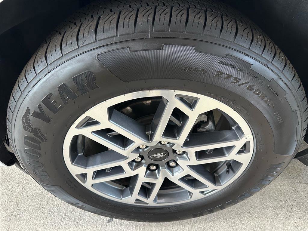 Certified 2025 Ford Expedition Active image 11