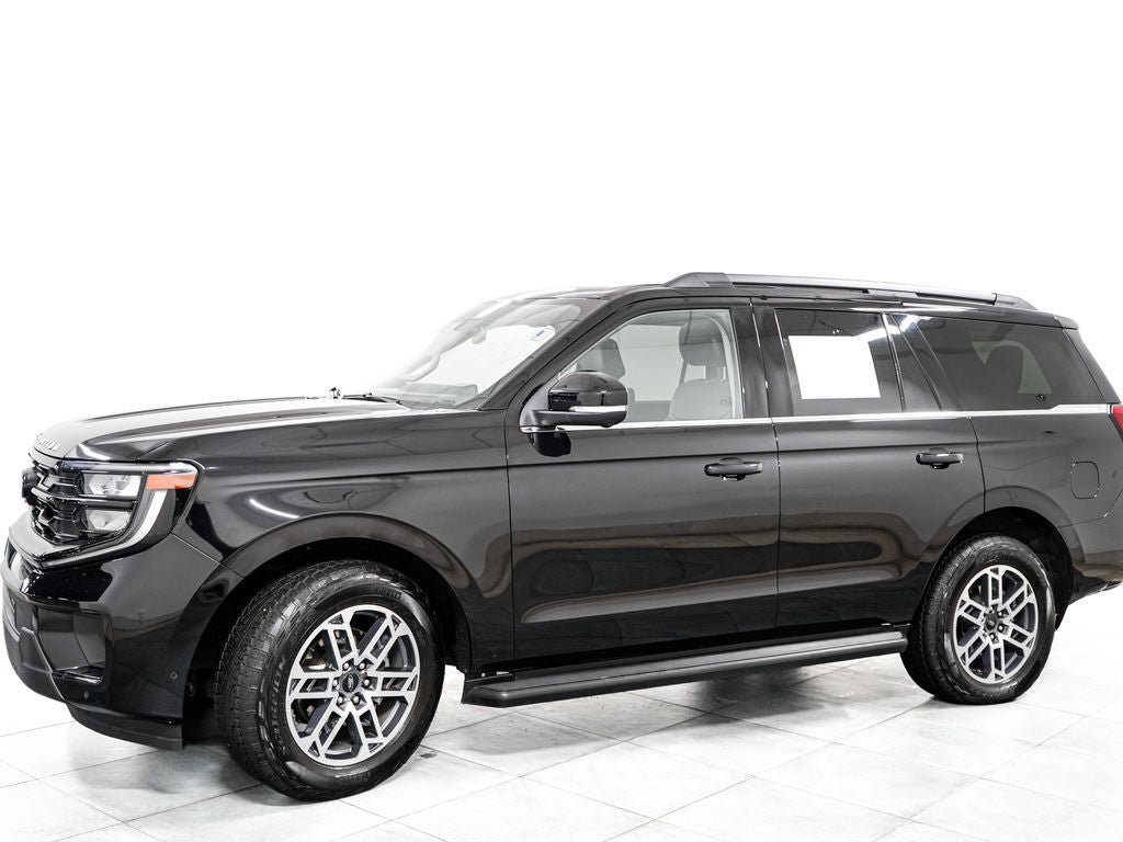 Certified 2025 Ford Expedition Active AWD/4WD image 4