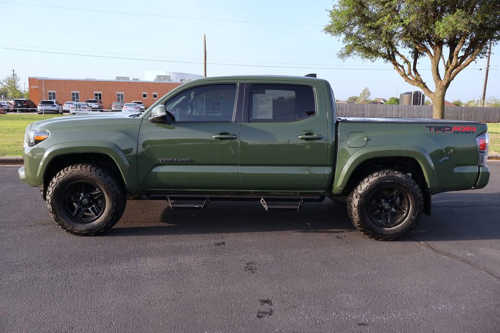 Used 2022 Toyota Tacoma TRD Sport AWD/4WD image 2