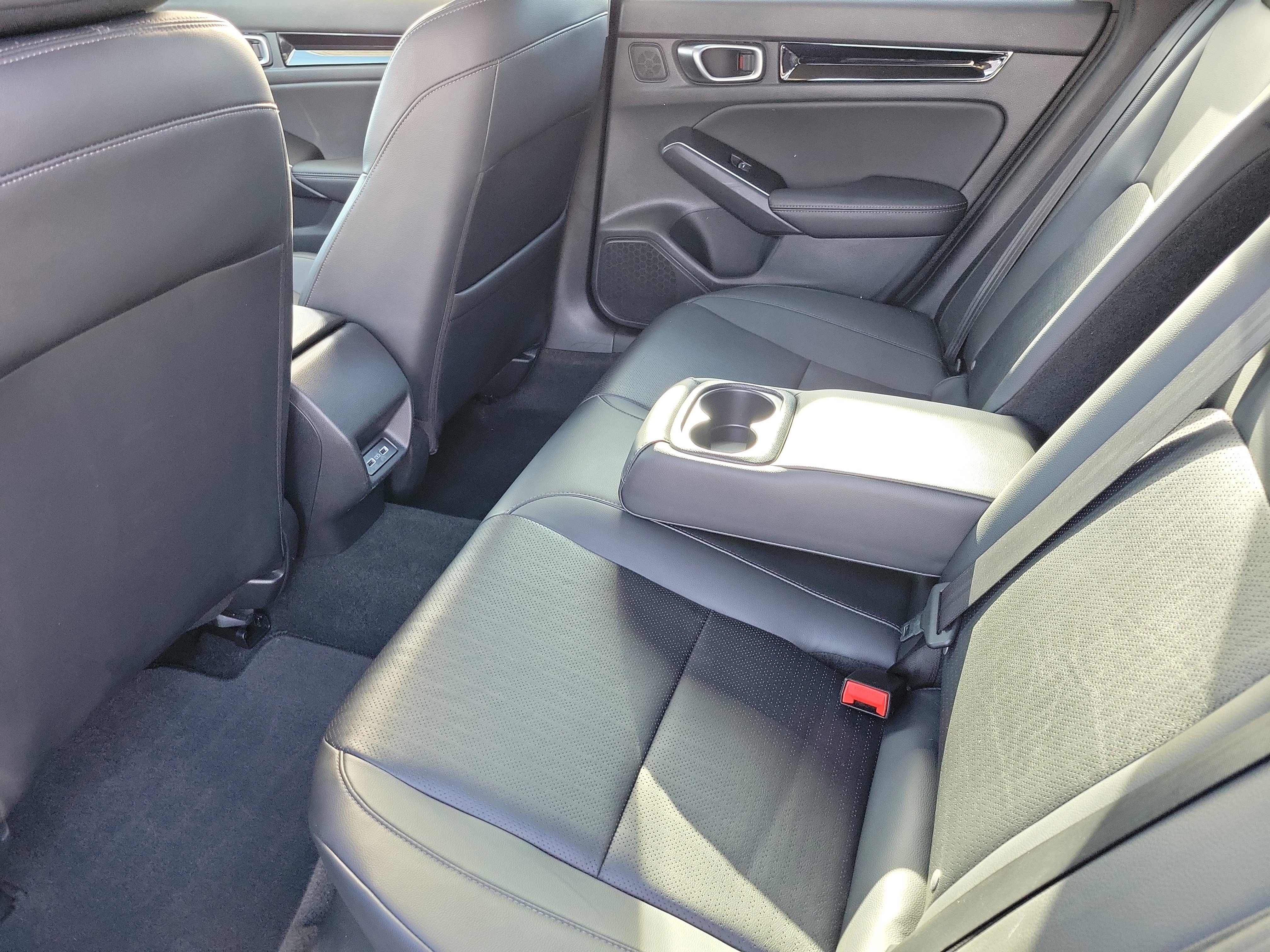 Used 2022 Honda Civic Touring image 12