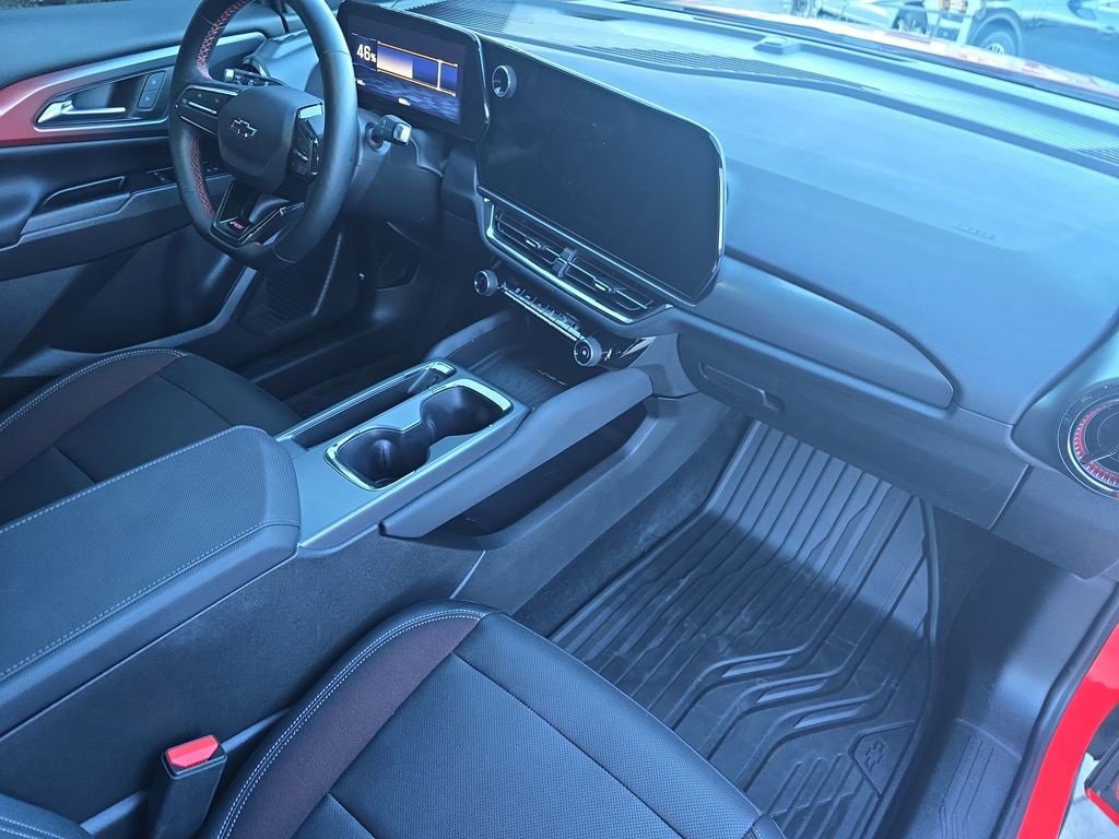 Used 2025 Chevrolet Equinox EV RS image 31